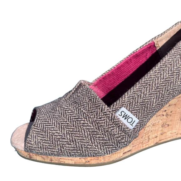 Tom’s Women’s Brown & Tan Herringbone Peep-Toe Cork Wedges Size 7 - Picture 11 of 13